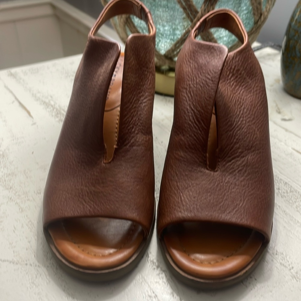 Lucky brand rhazy slingback heel leather